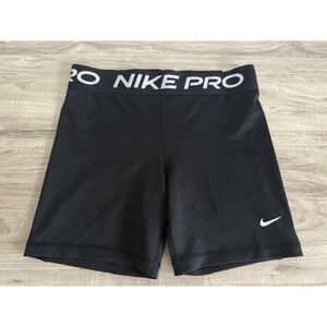 NWT Nike Pro Women's Tight Fit Shorts - Black - Size XL